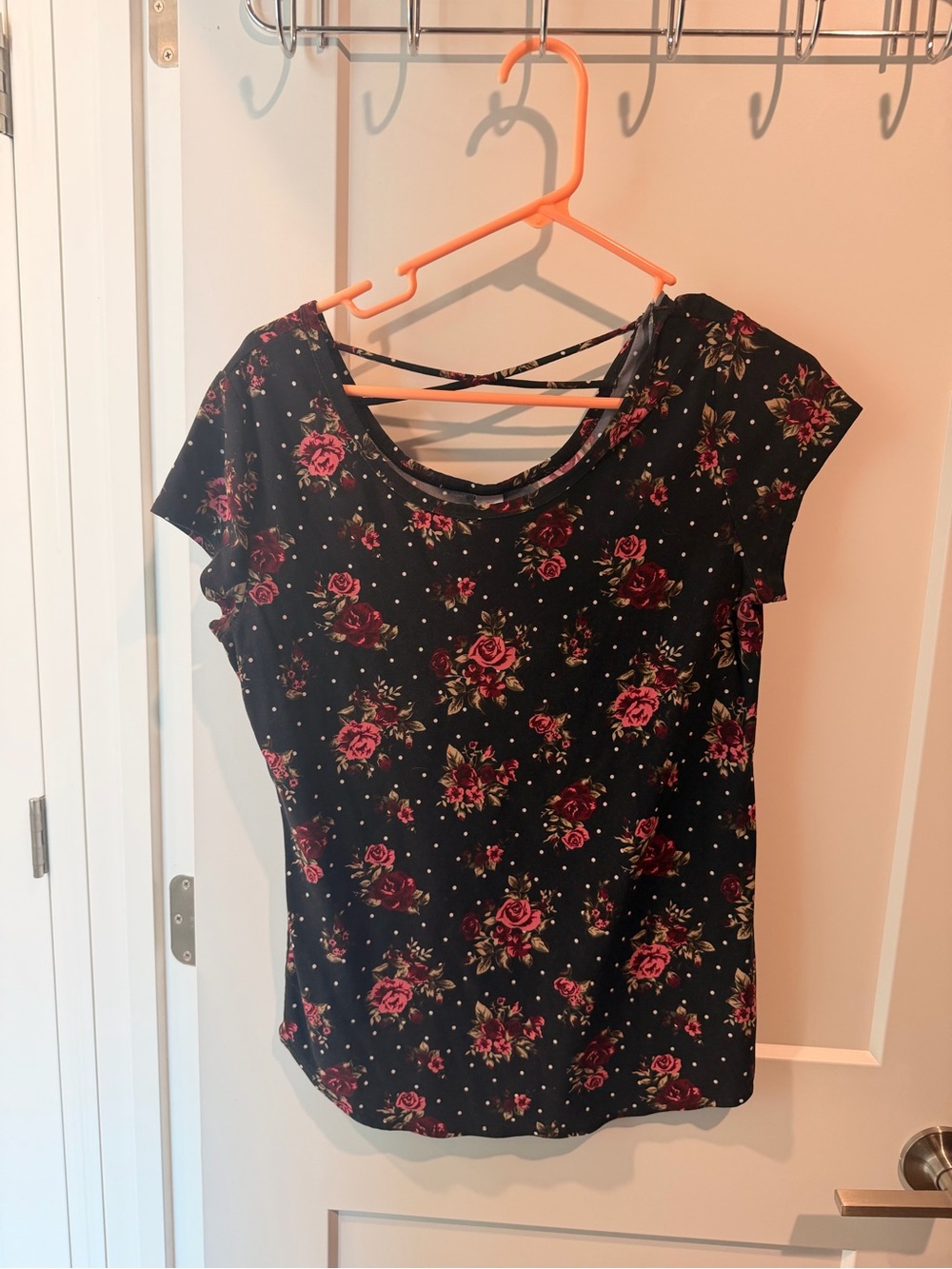 No Boundaries Black Short Sleeve Scoop Neck Top with Pink Rose Print